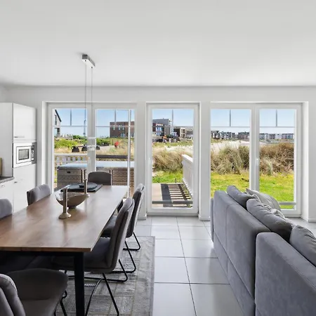 Weisse Strandvilla 61d