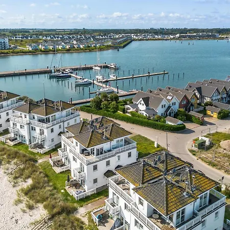 Weisse Strandvilla 61d